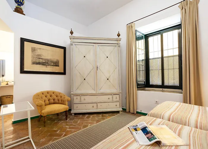 Genteel Corral Del Rey *